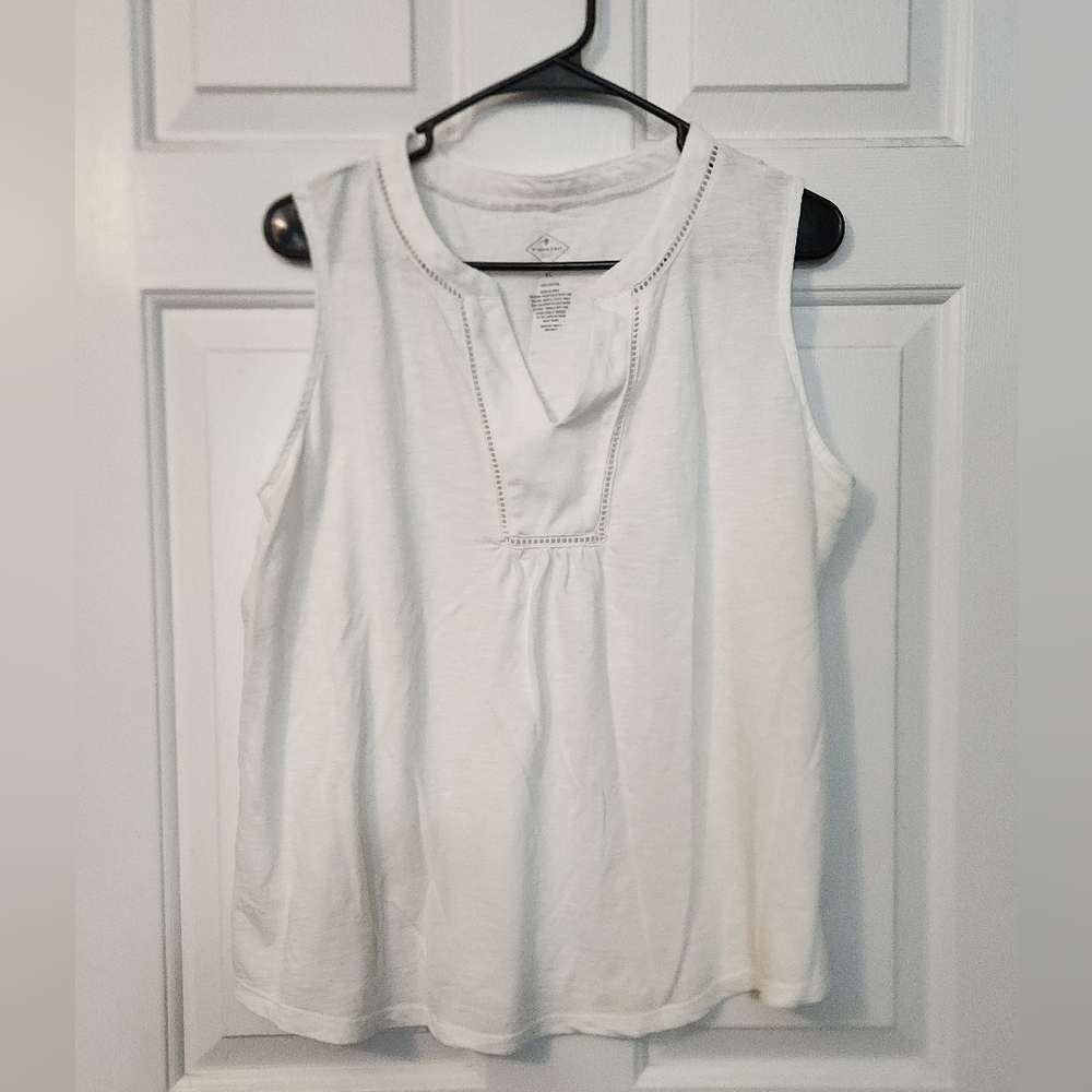 St. John's Bay White Tank Top